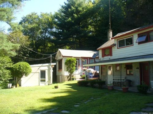 722 Old Route 17, Monticello NY  12701-7019 exterior