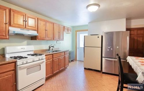 162 Summer Ave, Newark NJ  07104-2614 exterior