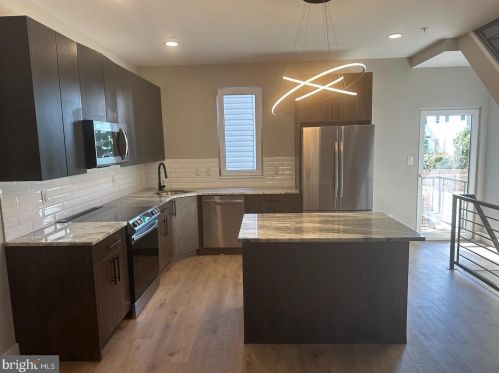 2831 Coral St, Philadelphia, PA 19134-4028