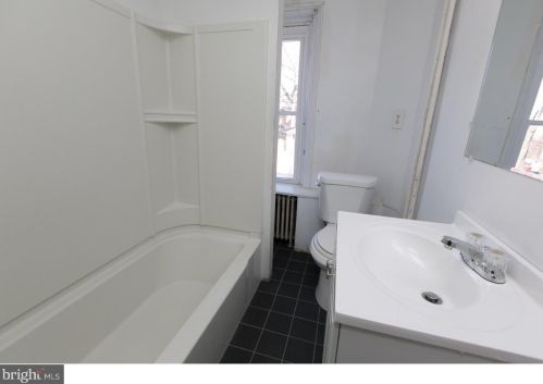 339 Moore St, Norristown PA 19401-5139 exterior