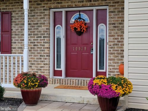 10029 Sara Dr, Breinigsville, PA 18031-1933
