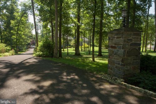 2110 Hudnut Rd, Collegeville, PA 19473-2022