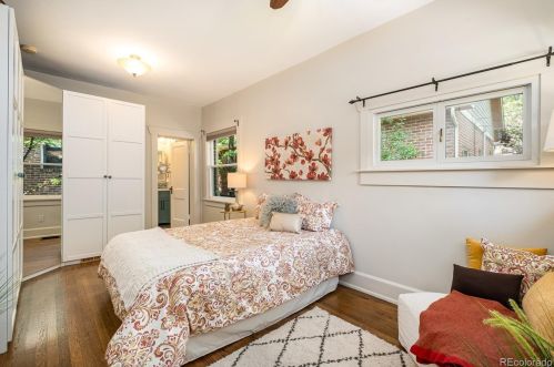 1016 Cook St, Denver CO 80209-4922 exterior