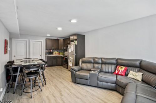 20 Grove Ter, Irvington, NJ 07111-3820
