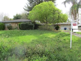 1767 Glenwood Dr, Bakersfield, CA 93306-4229