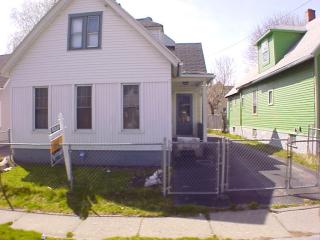 17 Carl St, Rochester NY  14621-4505 exterior