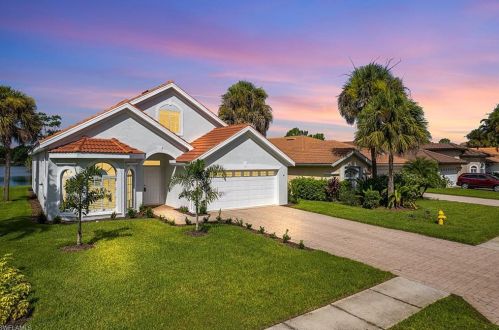 7579 Berkshire Pines Dr, Naples FL  34104-9445 exterior