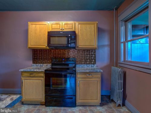 737 28th St, Harrisburg PA 17111-1127 exterior