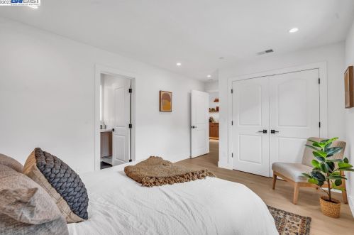 19525 Forest Ave, Hayward CA  94546-3519 exterior