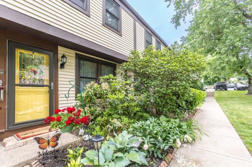 3094 Dara Dr, Library, PA 15129-9365