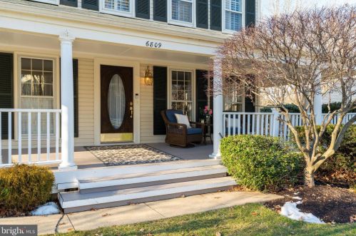 6809 Bluecurl Cir, Springfield, VA 22152-3114