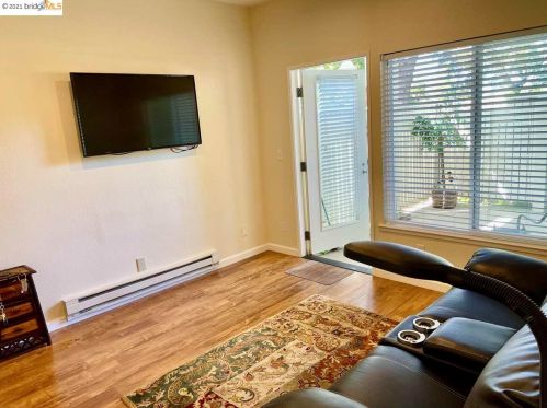 175 Bayside Ct, Richmond, CA 94804-7459