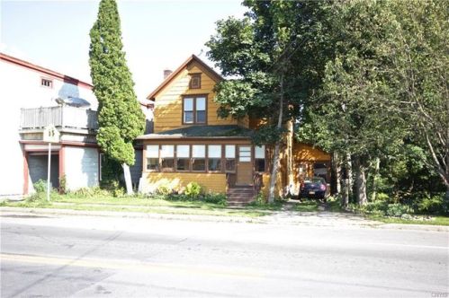 607 State St, Murray Isle, NY 13624-1323