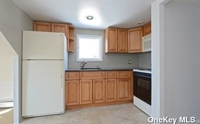 306 5th Ave, Elwood NY  11731-2301 exterior