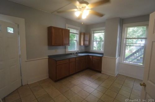 26 Spaulding St, Norwich, CT 06360-3646