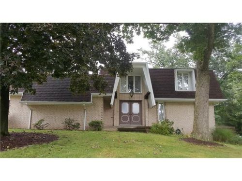 1012 Pine St, Jeannette, PA 15644-2638