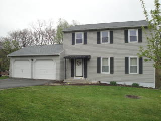 122 Southeast Dr, Moselem, PA 19526-8339