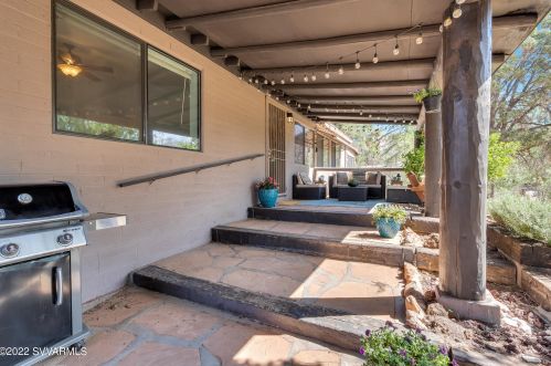 2060 Grasshopper Ln, Sedona AZ 86336-4556 exterior