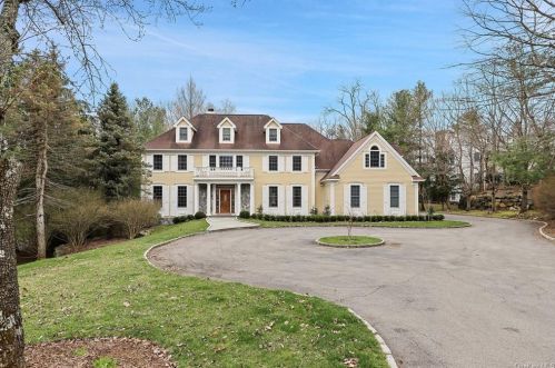 41 Buckout Rd, White Plains, NY 10604-1502