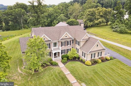 10 Pine Valley Ct, Glen Mills PA  19342-1823 exterior