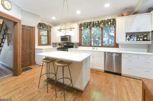 27 Liberty St, Ridgewood NJ 07450-4555 exterior