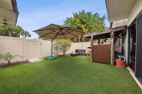 7117 71st Way, West Palm Beach, FL 33407-6753