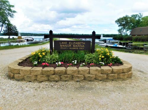 1528 Sunset Dr, Twin Lakes, WI 53181-9735