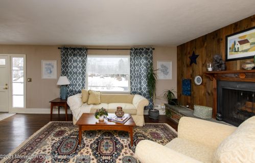 32 Heather Dr, Tinton Falls, NJ 07724-2732