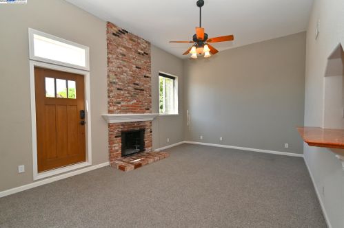 2400 Prosperity Way, San Leandro CA  94578-1124 exterior
