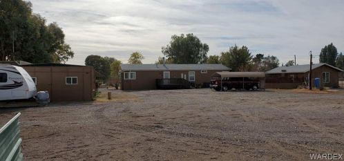 1643 Vly Dr, Mohave Valley AZ  86440-8583 exterior