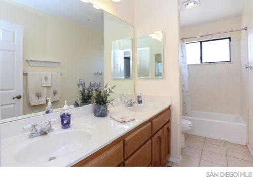 1529 Montecito Vis, Alpine CA  91901-2317 exterior