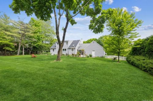 25 Cardinal Ct, West Nyack NY  10994-1031 exterior