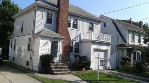 16102 Normal Rd, Jamaica, NY 11432-3446