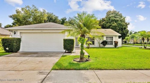 5531 River Oaks Dr, Titusville, FL 32780-7000