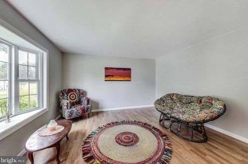 9525 Debra Spradlin Ct, Springfield VA  22015-4183 exterior