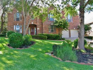 10025 Circleview Dr, Austin TX  78733-6305 exterior