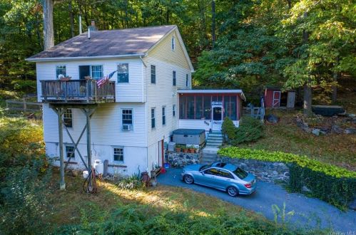 17 Schradin Hl, Greenwood Lake, NY 10925-4108