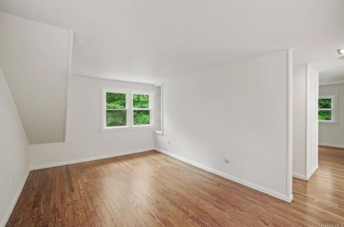 1025 Peekskill Hollow Rd, Tompkins Corners NY  10579-1715 exterior