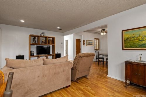 535 Lingard St, Lancaster CA 93536-8362 exterior