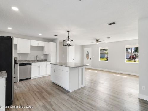 1509 Polynesian Ln, Sebastian FL  32958-6535 exterior