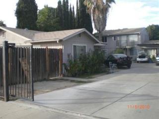 2616 Garland Ave, Fresno, CA 93705-2674