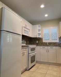 6815 Forestwood Dr, Lakeland, FL 33811-2418