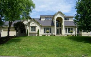 800 Shoreview Ct, Columbus, IN 47201-8260