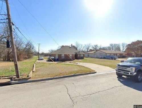 1401 Rockwall Ave, Terrell, TX 75160-1750