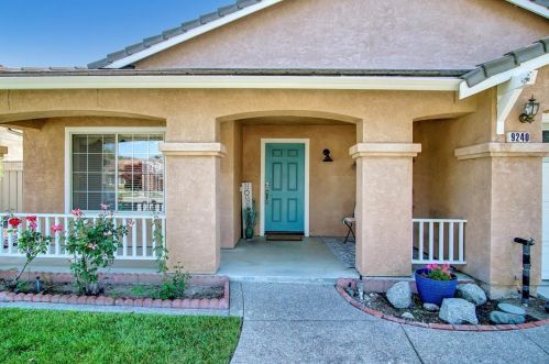 9240 Loganberry Dr, Gilroy, CA 95020-8215