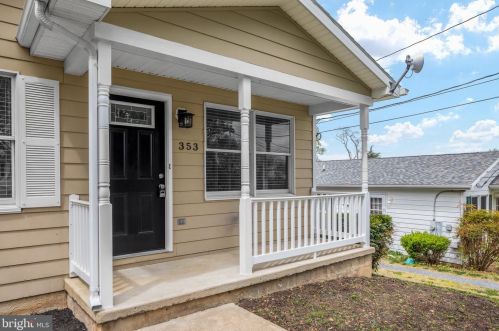 353 Banks Fort Rd, Strasburg VA  22657-2159 exterior