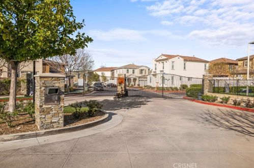 27191 Remer Ct, Santa Clarita, CA 91350-8525