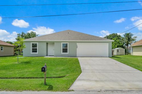 1280 Mancuso Ave, Fort Pierce, FL 34953-5320