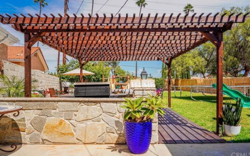 5132 Gardenia Ave, Long Beach CA  90807-1116 exterior