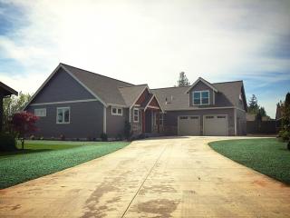 1312 Bradley Meadows Ct, Lynden, WA 98264-3901